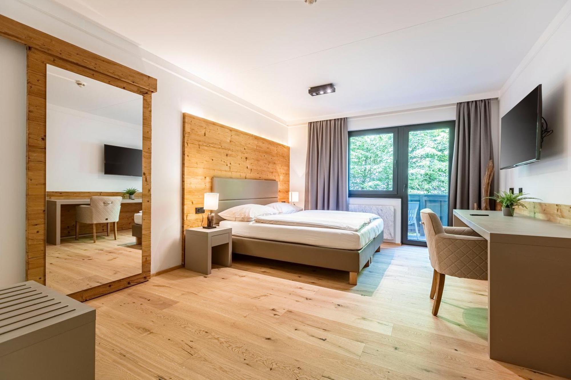 By Alps Aparthotel *