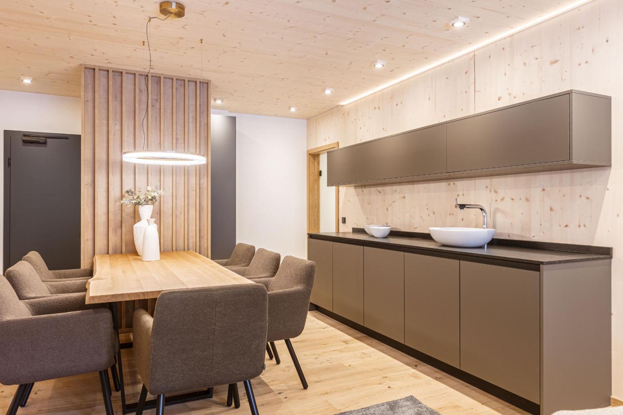By Alps Aparthotel *