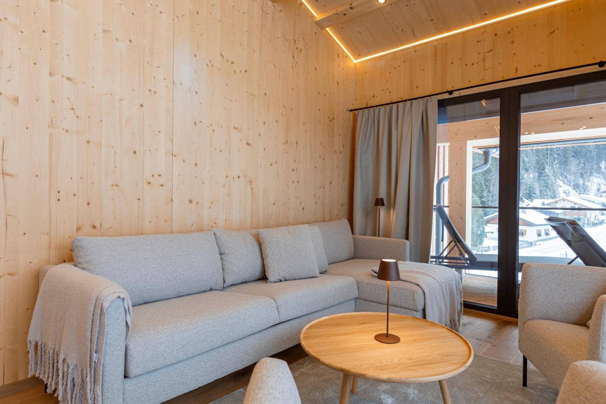 By Alps Aparthotel *